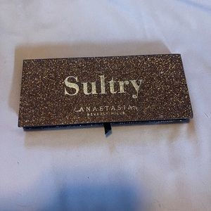 Anastasia Sultry Pallet